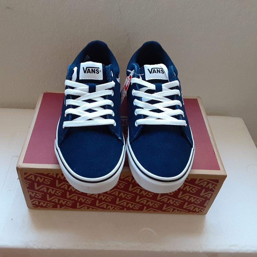 Vans - Picture 2 of 4